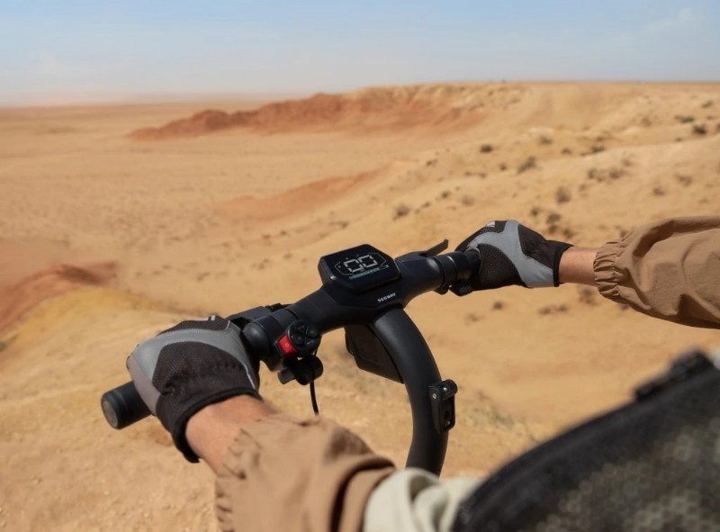 SEGWAY eKick Scooter ZT3 Pro E antracitová